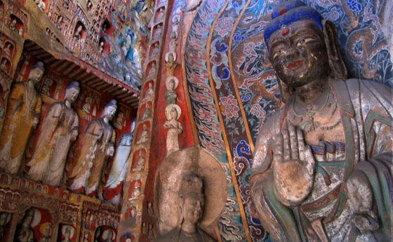 Imagini pentru Statuile lui BUDDHA din GROTELE MOGAO