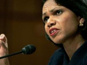 Secretarul de Stat al S.U.A., Condoleezza Rice marturiseste in fata Comitetului Relatiilor Externe al Senatului la Capitol Hill in Washington, D.C. Rice a spus ca prin reluarea activitatilor de imbogatire a uraniului pentru combustibil nuclear, Iranul “sfideaza deschis” comunitatea internationala. 