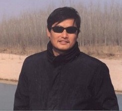 Activistul chinez orb pentru drepturile omului Chen Guangcheng 