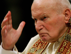 Papa Ioan Paul al 2-lea a suferit de boala Parkinson. 