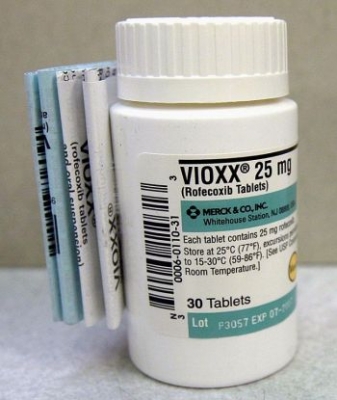 Vioxx a fost retras de pe rafturi dupa ce un studiu a confirmat ca acesta creste riscul problemelor cardiace si a comotiilor cerebrale 