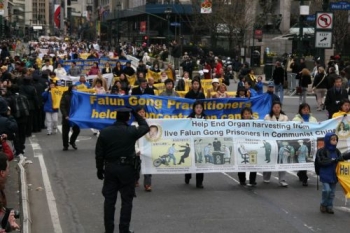 Parada a practicantilor Falun Gong in New York 