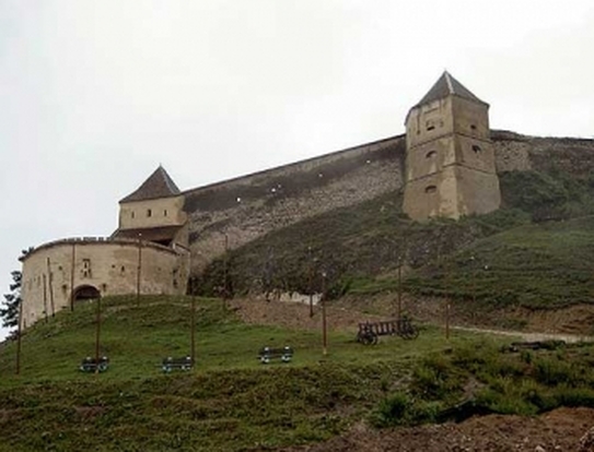 Cetatea Rasnov (out4awalk.com)