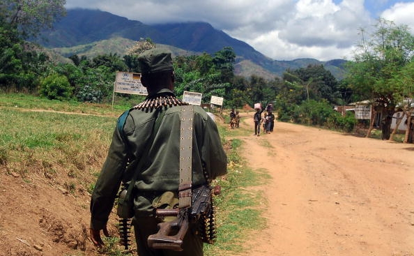 Agentiile ONU si grupurile pentru drepturile omului acuza soldatii congolezi de comiterea de violuri, jafuri si omoruri impotriva populatiei civile, mai ales din zona rurala. (ADIA TSHIPUKU / AFP / Getty Images)