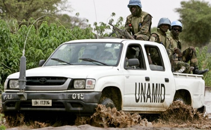 Convoi al trupelor ONU in Darfur. (Ashraf Shazly / AFP / Getty Images)