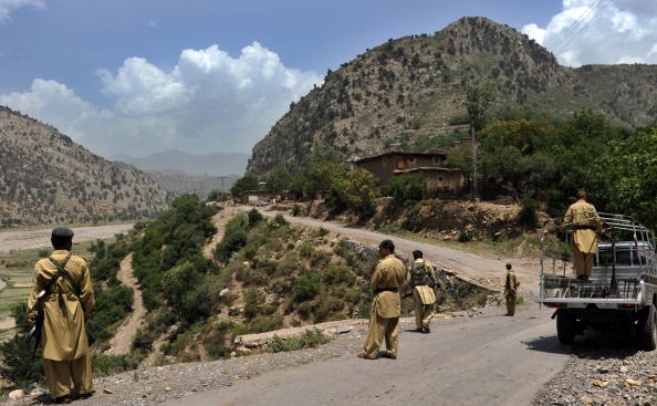 Armata pakistaneza in regiunea tribala Kurram, langa granita cu Afganistanul, 6 iulie 2010. 
