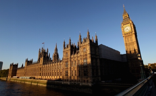Vedere generală a Parlamentului din Londra. Ministrul britanic de finanţe, George Osborne, a anunţat miercuri în Parlamentul de la Londra cele mai drastice măsuri de reducere a cheltuielilor după al Doilea Război Mondial. (Dan Kitwood / Getty Images)