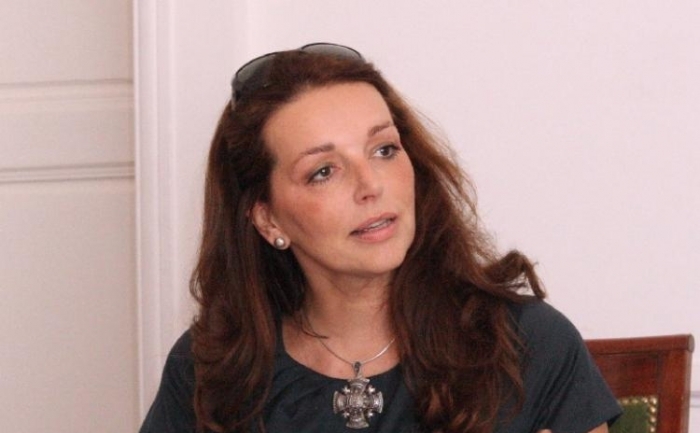 Valerie Boyer, un membru al Adunării Naţionale Franceze, a introdus motiunea care va obliga francezii care merg în alte ţări pentru transplanturi de organe, sa faca dovada sursei acestor organe. 19 octombrie 2010 