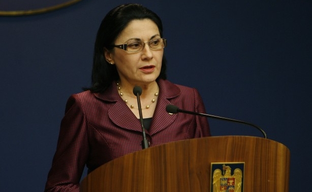 Ecaterina Andronescu. (www.gov.ro)