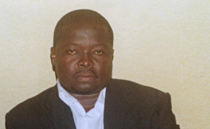 Imagine infatisand jurnalistul din Camerun, Bibi Ngota, care a murit pe 22 aprilie in Yaounde in puscaria Kondengui. Saptamina trecuta Camerunul a lansat alti doi jurnalisti - Serge Sabouang si Robert Mintya - arestati in acelasi timp cu Ngota. (STR / Getty Images)