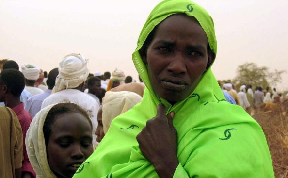 Refugiati sudanezi in tabara de refugiati Zam Zam din Darfurul de Nord. 