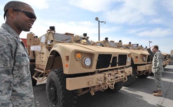 Militari americani in baza de la Manas. (VYACHESLAV OSELEDKO / AFP / Getty Images)