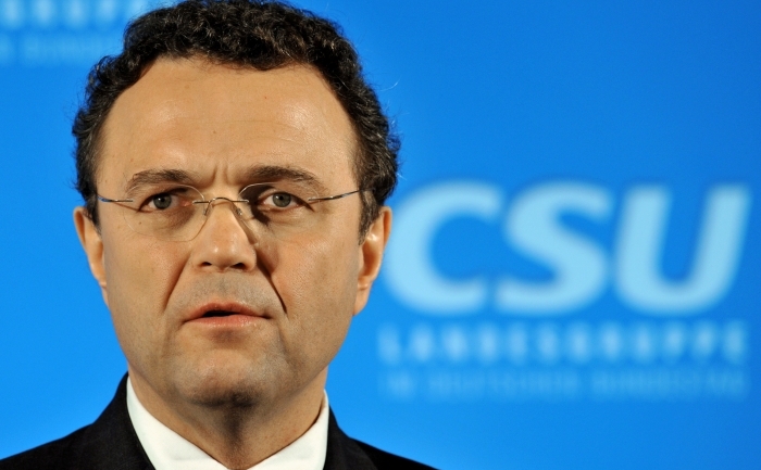 Hans-Peter Friedrich din Uniunea creştin-socială din Bavaria, CSU este ministru de interne al Germaniei.