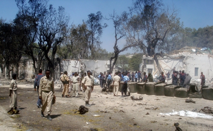Strazi si case distruse de razboiul civil din Mogadiscio, Somalia