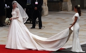 Rochia lui Catherine, ducesă de Cambridge, este "elegantă, şic", consideră Karl Lagerfeld (Dan Kitwood / Getty Images)