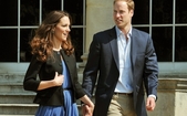 Printul William, Duce de Cambridge si Catherine, Ducesa de Cambridge au ieşit ţinându-se de mână din Buckingham Palace (John Stillwell - WPA Pool / Getty Images)