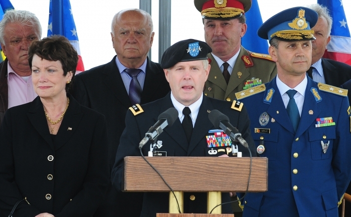 John Gardner, comandantul adjunct al Comandamentului SUA din Europa,  vorbeşte în timpul ceremoniei de inaugurare al locaţiei pentru amplasarea&nbsp; scutului anti-rachetă la Deveselu (DANIEL MIHAILESCU / AFP / Getty Images)