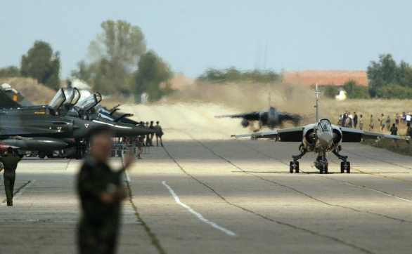 Exercitii militare pe aeroportul Kogalniceanu.