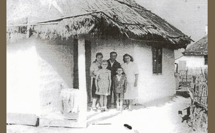 Fam. Sarafolean Gheorghe (tatal), Amalia (mama), Dora (fiica), Silviu (fiu), Iulia (matusa) in deportare.
