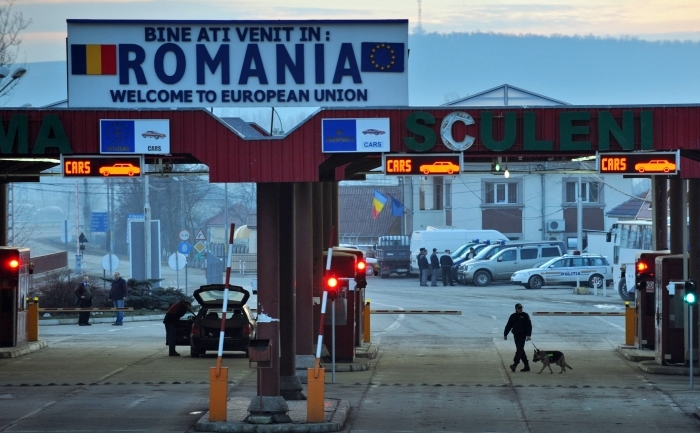 Punct de trecere a frontierei dintre R.Moldova si Romania.