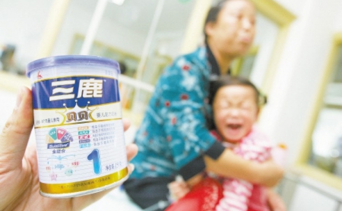 Multi copii chinezi au suferit din cauza melaminei adaugata in laptele praf