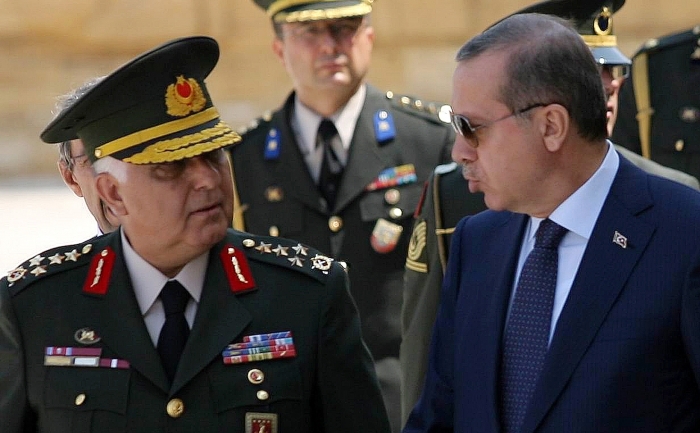 Premierul turc, Recep Tayyip Erdogan si Şeful Statului Major al Forţelor armate, Necdet Ozel
