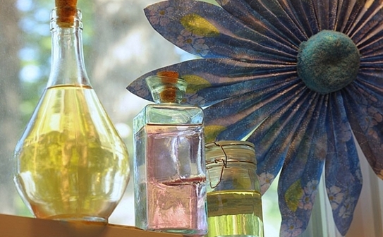 Otetul pe bază de plante proaspăt tăiate din grădină este uşor de facut, economic, decorativ, gustos, şi distractiv de a fi facut (Cat Rooney / The Epoch Times)