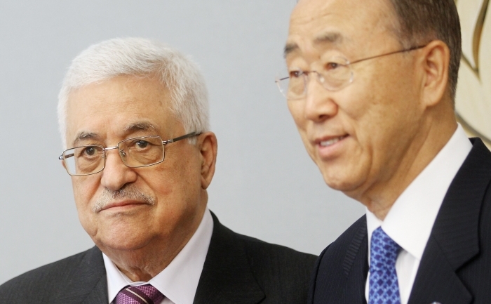 Presedintele Autoritatii Palestiniene, Mahmoud Abbas, intampinat de Secretarul Generalal ONU, Ban Ki-moon, la sediul ONU din New York , 19 septembrie 2011