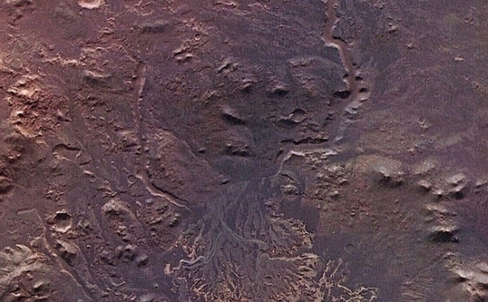 Craterul Eberswalde contine un soi de delta. Canalele care alimentau lacul sunt foarte bine pastrate (ESA / DLR / FU Berlin, G. Neukum)