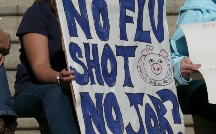 Protest impotriva vaccinarii obligatorii a lucratorilor in domeniul sanatatii.