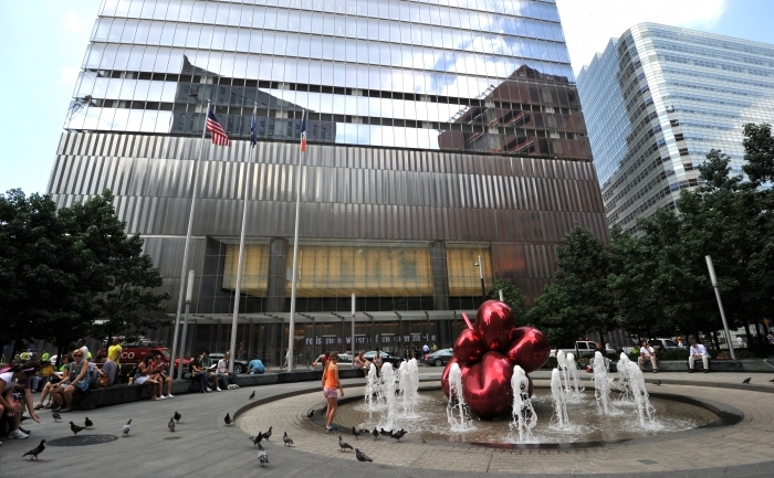Clădirea nr 7 a World Trade Center unde se află birourile agenţiei de rating  Moody's Invester Services, Inc. în New York.