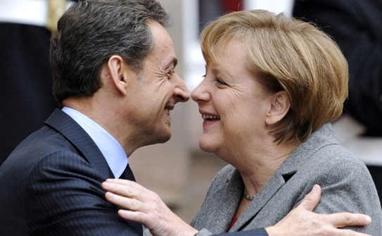 Preşedintele francez, Nicolas Sarkozy si cancelarul german Angela Merkel. (ERIC FEFERBERG/AFP/Getty Images)