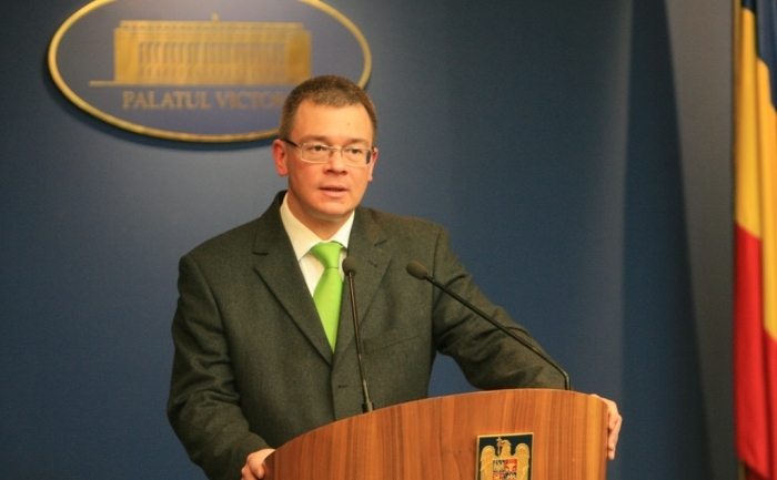 Primul-ministru Mihai-Răzvan Ungureanu. (www.gov.ro)