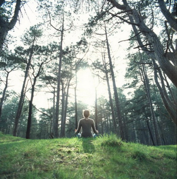 Practicaţi meditaţia, păstraţi liniştea interioară, o minte calmă şi o inimă echilibrată. (Waters Dougal/Getty Images)