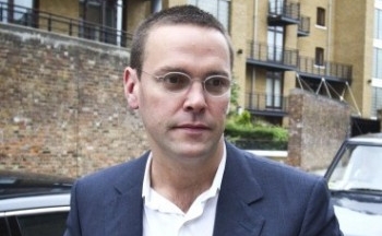 James Murdoch în Londra, iulie 2011.