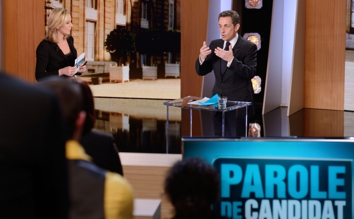 Preşedintele francez Nicolas Sarkozy, aflat în campanie electorală  pentru un nou mandat, a pledat din nou luni seară, într-o emisiune a  televiziunii franceze TF1 pentru revizuirea acordului Schengen. (ERIC FEFERBERG / AFP / Getty Images)