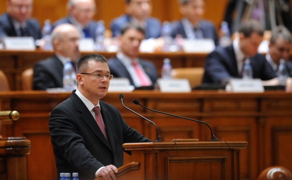 Premierul Mihai-Răzvan Ungureanu. (DANIEL MIHAILESCU/AFP/Getty Images)