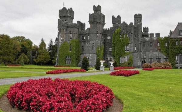Castelul Ashford este unul din hotelurile amenajate pentru experienţele culturale în Irlanda