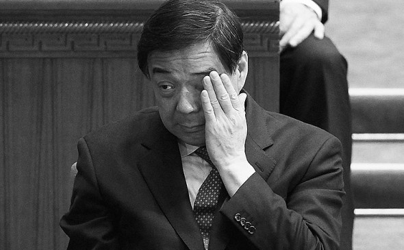 Bo Xilai pe 13 martie în Beijing, China, cu două zile înainte de a fi înlocuit ca secretar al Partidului Comunist Chinez al municipiului Chongqing. Zhang Dejiang, membru al Biroului Politic a fost numit în locul lui. (Lintao Zhang / Getty Images)