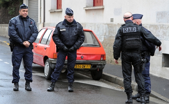 Poliţia franceză a înconjurat zona în care se află Mohamed Merah, presupusul autor al crimelor de la Toulouse. (PASCAL PAVANI / AFP / Getty Images)