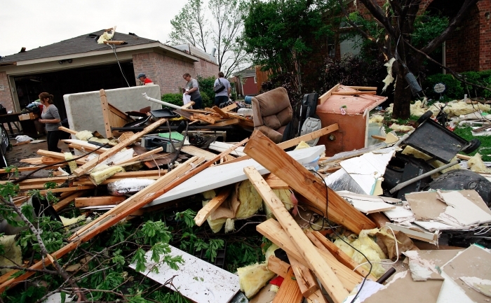 Mai multe tornade puternice au afectat zona Dallasului, provocând pagube importante. (Tom Pennington / Getty Images)