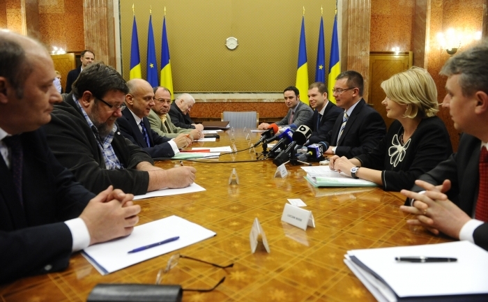 Premierul Mihai-Răzvan Ungureanu s-a întâlnit astăzi, la Palatul Victoria, cu reprezentanţii confederaţiilor sindicale.
