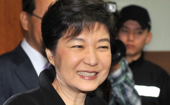 Park Geun-Hye, liderul interimar şi candidatul prezidenţial din partea partidului conservator Saenuri, în Seul, 12 aprilie 2012