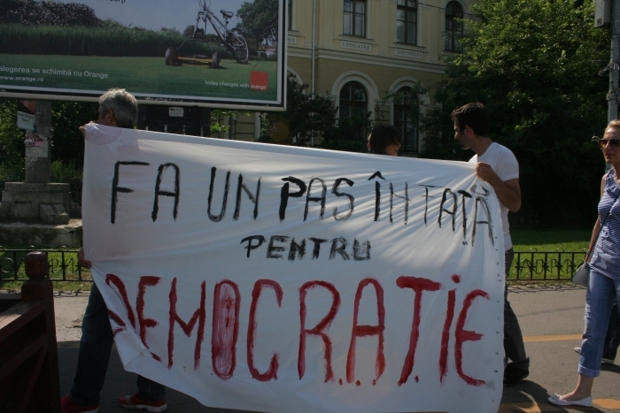 Pe 6 MAI BINE Descoperim democraţia-picnic creativ şi marş pe Şoseaua Kiseleff spre Piaţa Romană, pentru o societate integrată şi solidară