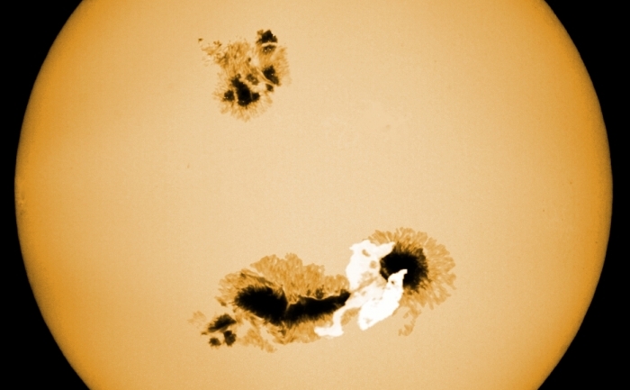 Imagine artistică a unei stele hiperactive (Hiroyuki Maehara / Kwasan and Hida Observatories)