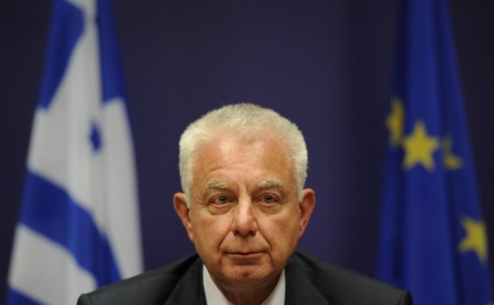 Prim-ministrul interimar grec, Panagiotis Pikrammenos, vorbeşte în timpul unei conferinţe de presă, după o întâlnire a liderilor Uniunii Europene la Bruxelles pe 24 mai, 2012. (John Thys / AFP / GettyImages)
