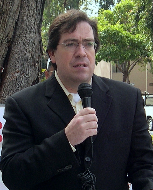 Adam Charles în 2004