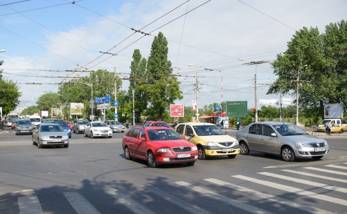 Trafic în Bucureşti în apropierea orelor de vârf. (Mihut Savu / The Epoch Times)