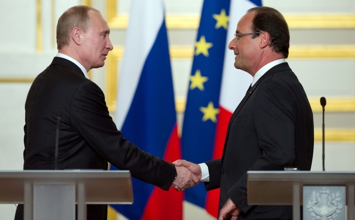 Liderul rus, Vladimir Putin şi preşedintele francez, Francois Hollande.