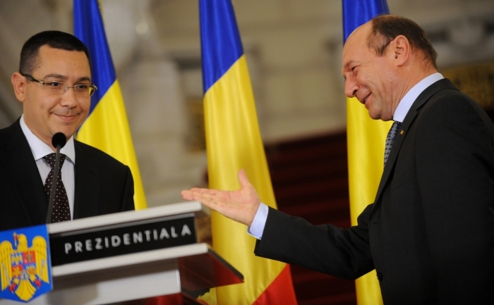 Preşedintele Traian Băsescu şi premierul Victor Ponta (DANIEL MIHAILESCU / AFP / GettyImages)